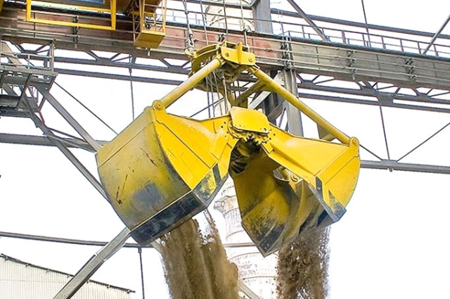 Csipegető kanalas szállítás